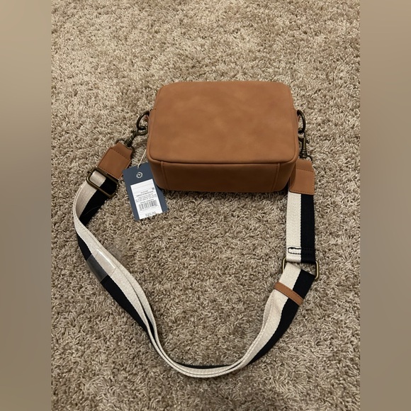 Camera Crossbody Bag from Universal Thread - Picture 4 of 5